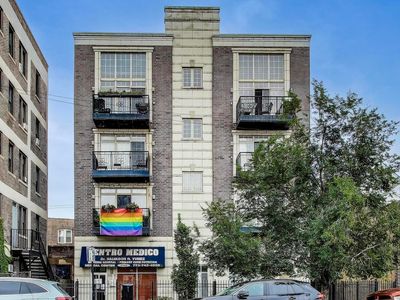 6745 N Clark St APT 4S