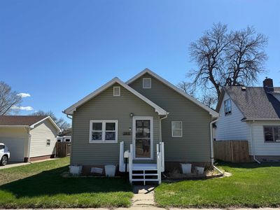 1321 Main St S