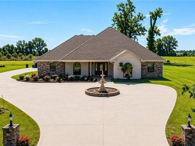 138 Robinson Rd