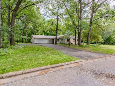 709 Wildwood Ln