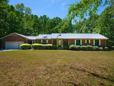 1044 Log Barn Rd