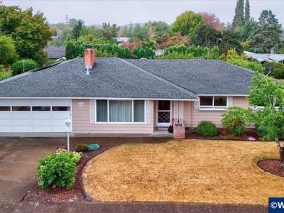 450 NW Ponderosa Ave