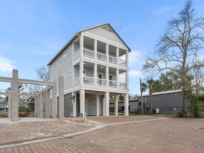 207 Westwind Way