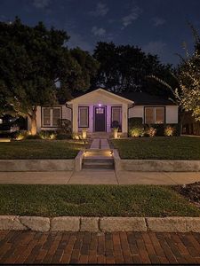943 Bungalow Ave