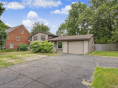 2368 W Walton Blvd