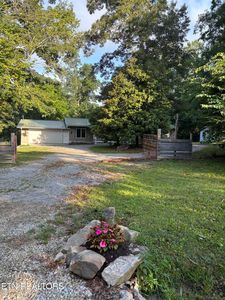 975 Lawson Rd