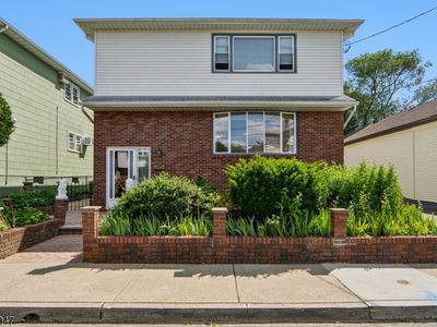 27 Crystal St