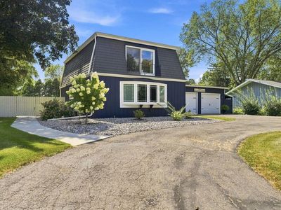 1378 Lake Breeze Rd