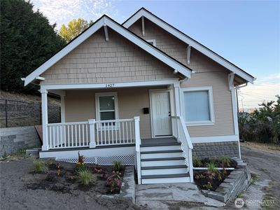1427 E Fairbanks Street
