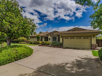 641 Peachtree Ct
