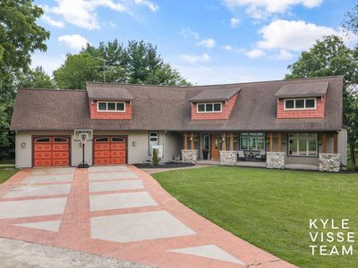590 Talisman Dr NE