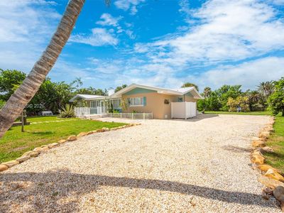 5885 Pine Tree City In The Est #Of