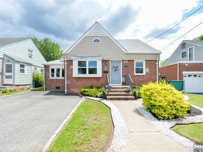 12-59 Edward St