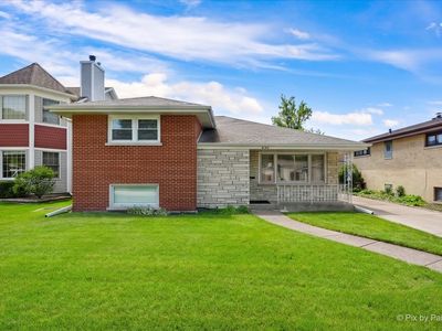 Property at 630 S Grant Ave, Villa Park, IL