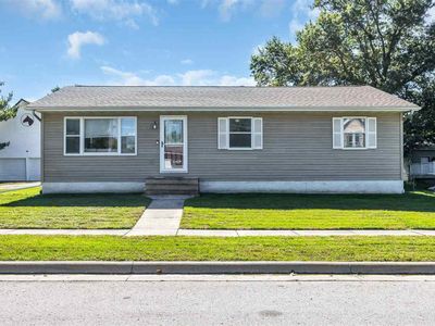 313 E 4th St