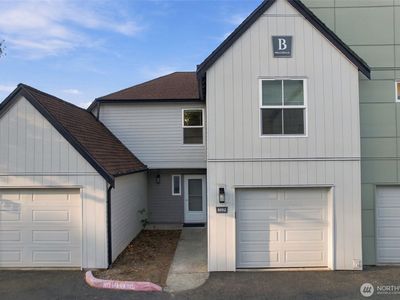 6704 S 239TH Place #B102
