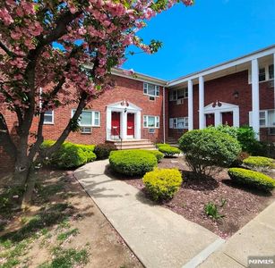 640 Franklin Ave APT 2F