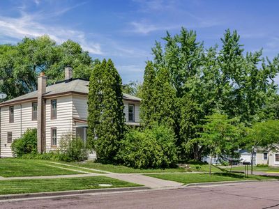319 Locust STREET