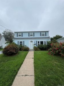 Property at 10 Park Court, Farmingdale, NY