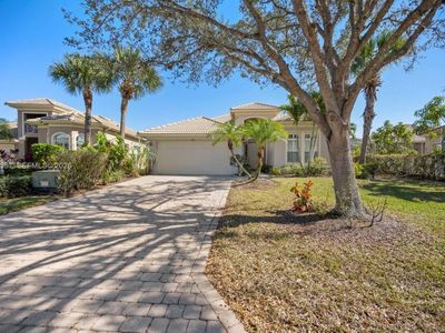 Property at 303 NW Somerset Cir, Port Saint Lucie, FL