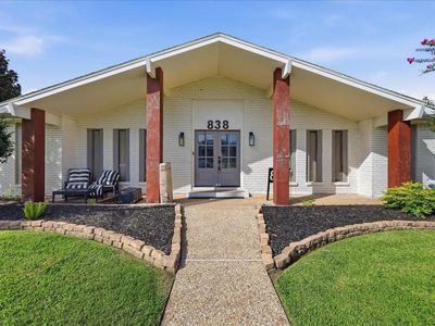 838 Texas Ave
