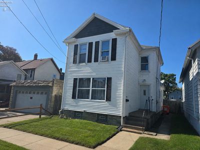 407 Center St