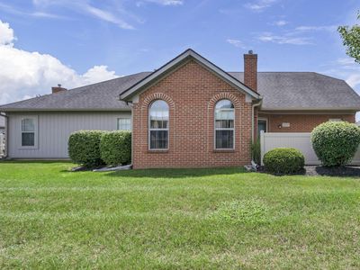 Property at 2227 Ravine Woods Dr, Grove City, OH