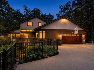 630 Woods Hollow Ln