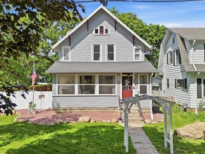 828 Baker Ave