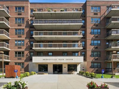 1376 Midland Avenue #105