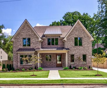 16 E Augusta Pl
