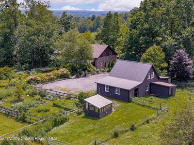 815 Albany Post Road