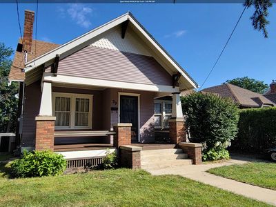 39 La Salle Ave