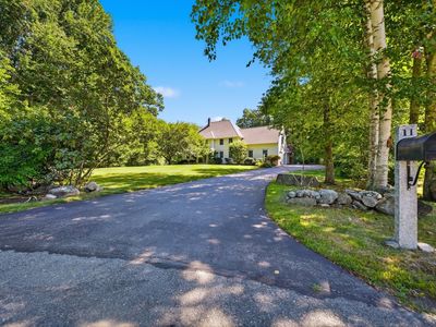 11 Olde Village Rd
