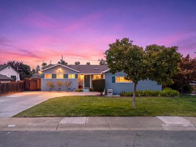 780 Onyx Ct