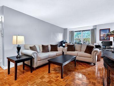 2550 Olinville Ave APT 2H