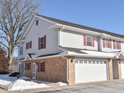 326 Kettle Moraine DRIVE NORTH North #1