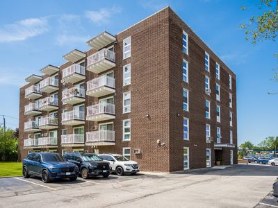 7225 W Higgins Ave Unit 502