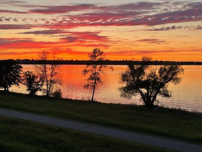 715 Lake Shore Dr NE #213