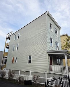 15 Boardman St