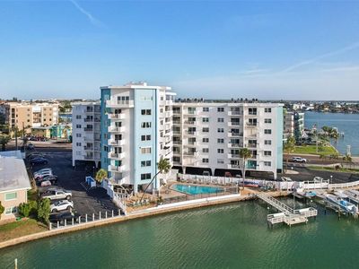 285 107th Ave APT 708