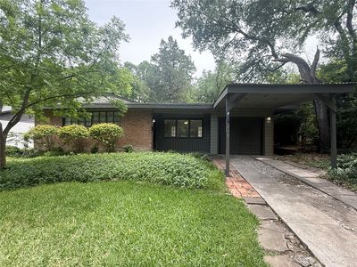 10208 Lake Gardens Dr
