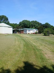 908 Cemetery Rd