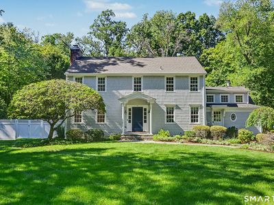 11 Greenbriar Lane