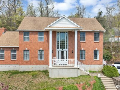 Property at 17 Carriage Lane, Woodbury, CT