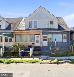 817 W 11th St