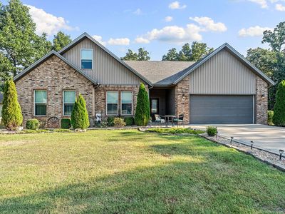 79 Ingleborough Dr