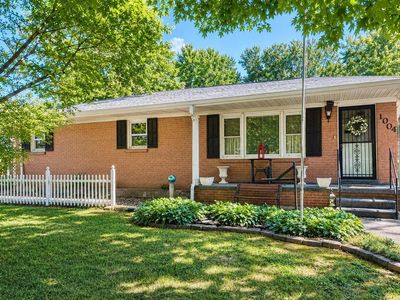1004 Seng Ave