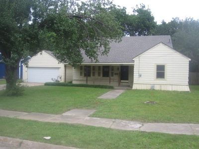 Property at 1104 Park Ave, Bonham, TX