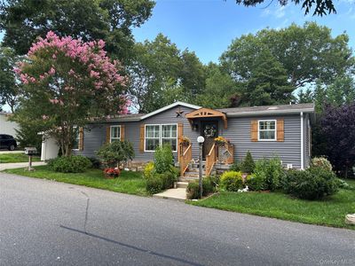 1661 Old Country Road #258